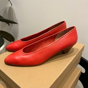 Vintage Bandolino Red Kitten Heel shoes size 11